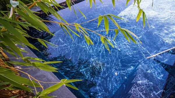 carrelage-exterieur-piscine-effet-marbre-006